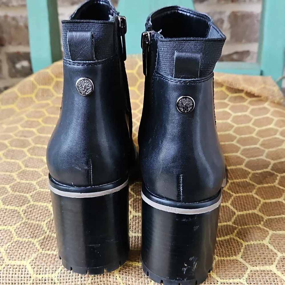 Vince Camuto Dustelie Black Leather Ankle Boots